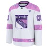 Dresovi New York Rangers 2024-25 Fanatics Hockey Fights Cancer Practice Custom Bijela - Muške